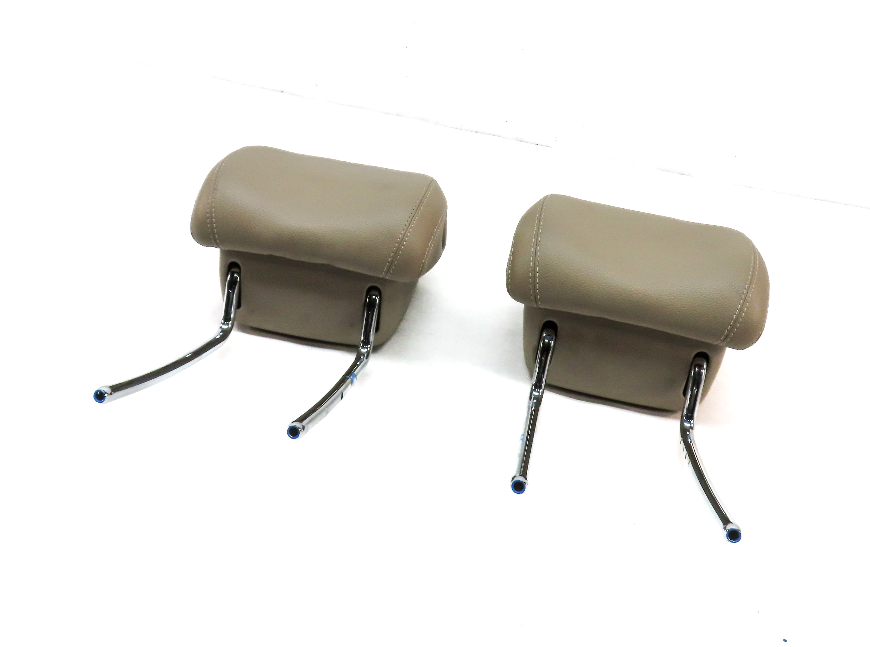 13-19 ML GL CLASS FRONT LEFT & RIGHT SEAT HEADREST SET/2 w/MASSAGE (BEIGE) — exact item pictured